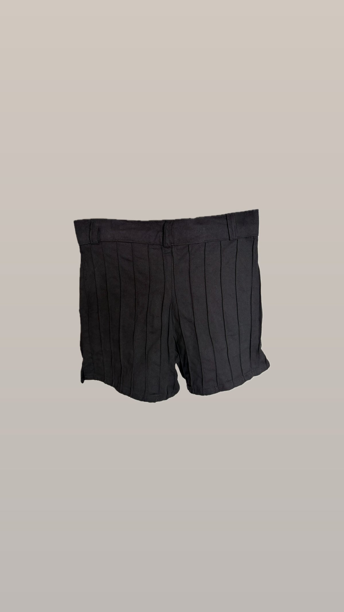 THE LAST PETAL - Short Trousers