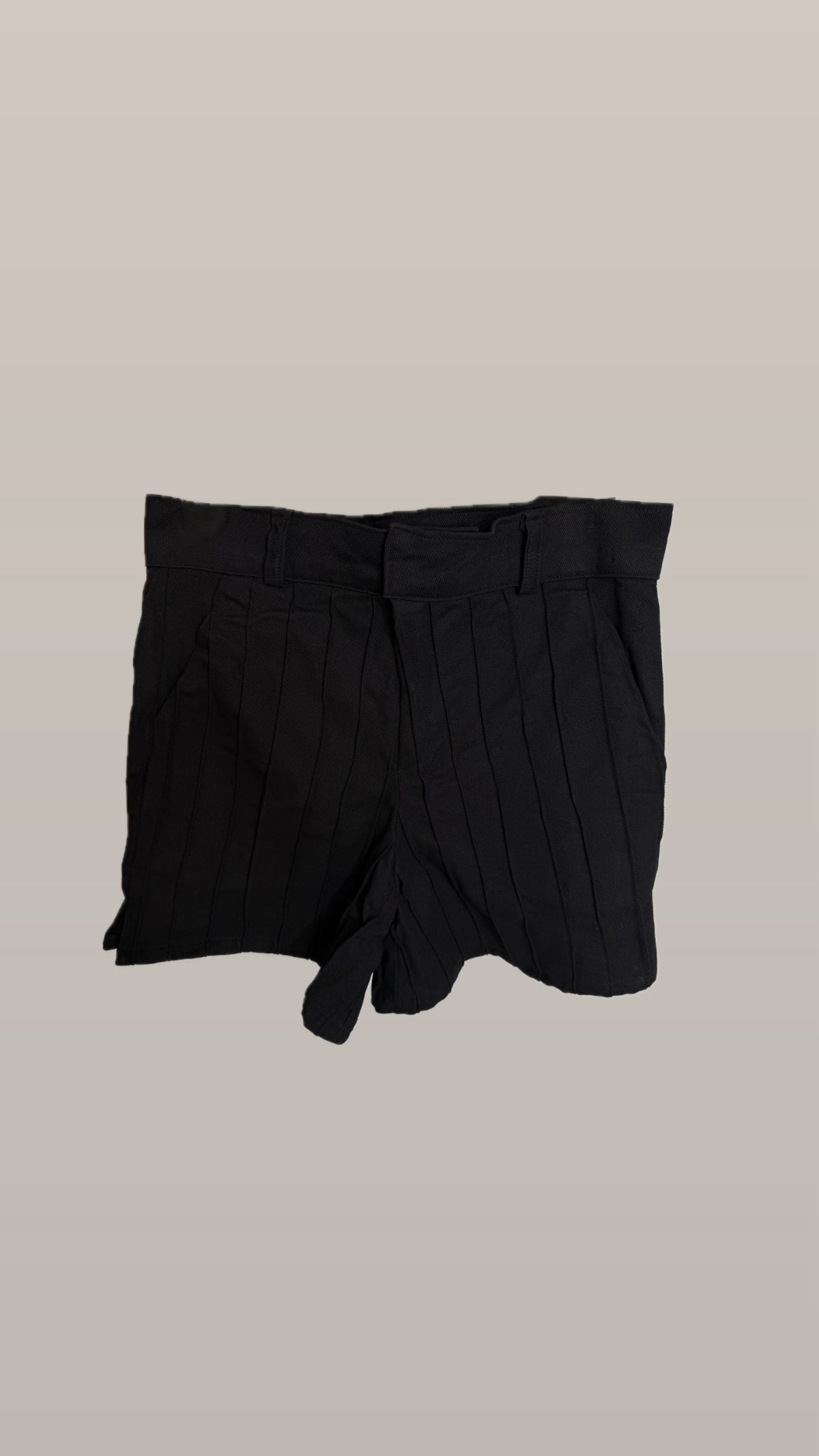 THE LAST PETAL - Short Trousers